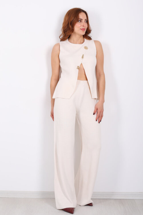 Yırtmaç Detaylı Aksesuarlı Kolsuz Kadın Krem Triko Takım - 3