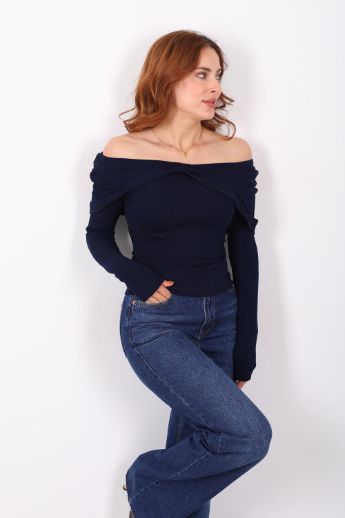 Yuvarlak Yaka Fiyonk Detaylı Kadın Lacivert Bluz - Berox