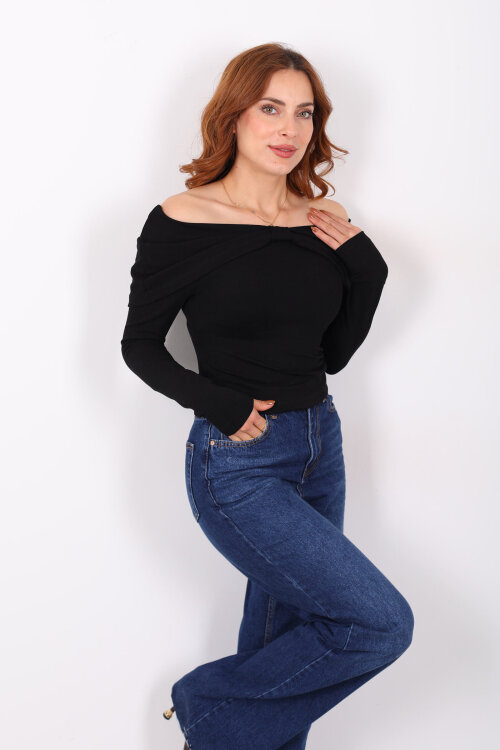 Yuvarlak Yaka Fiyonk Detaylı Kadın Siyah Bluz - 3