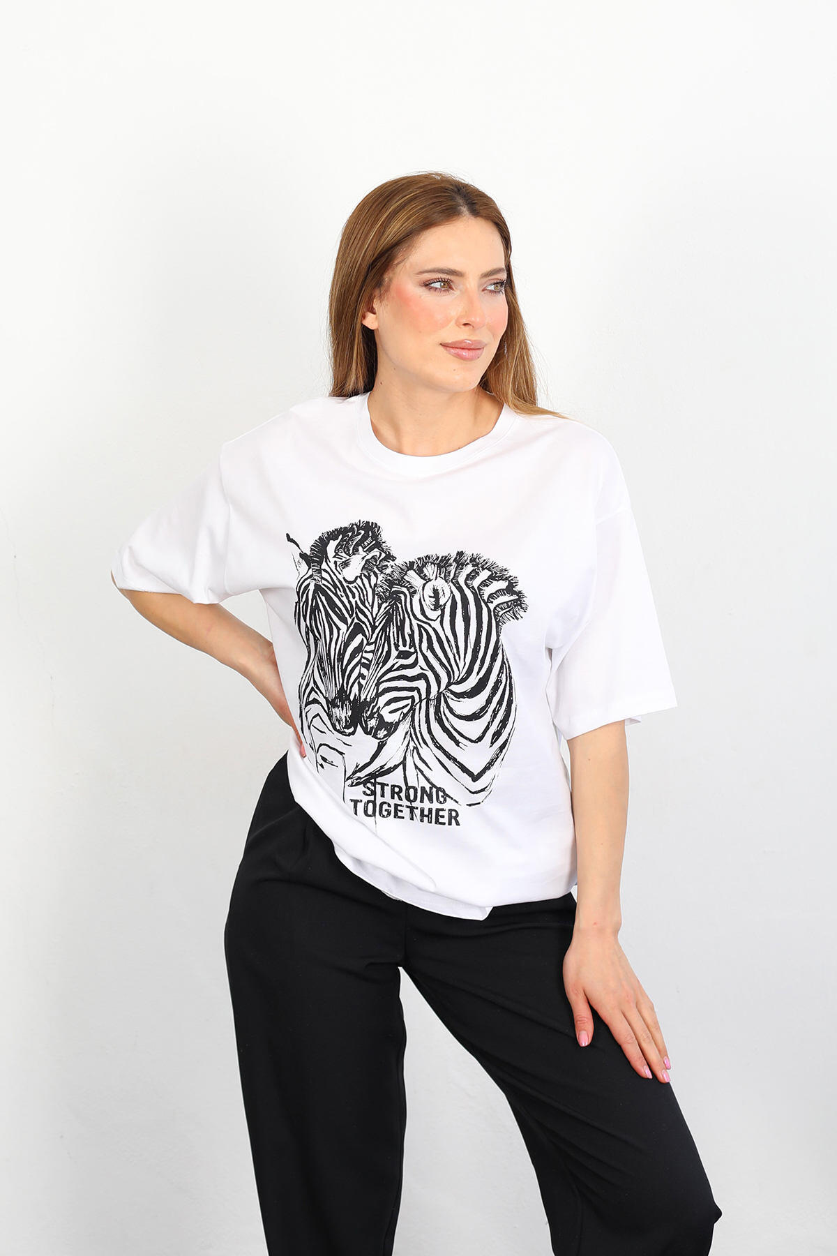 Zebra Baskılı Oversize Beyaz Kadın T-shirt