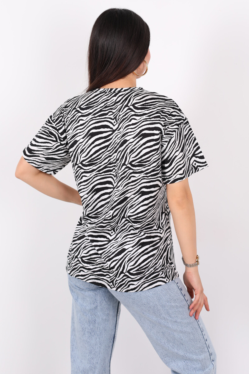 Zebra Desenli Kısa Kol Siyah Kadın T-Shirt - 4