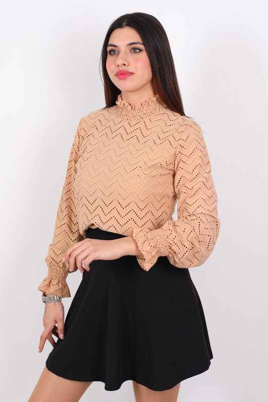 Zikzak Desen Dik Yaka Kadın Vizon Ajurlu Bluz - 2